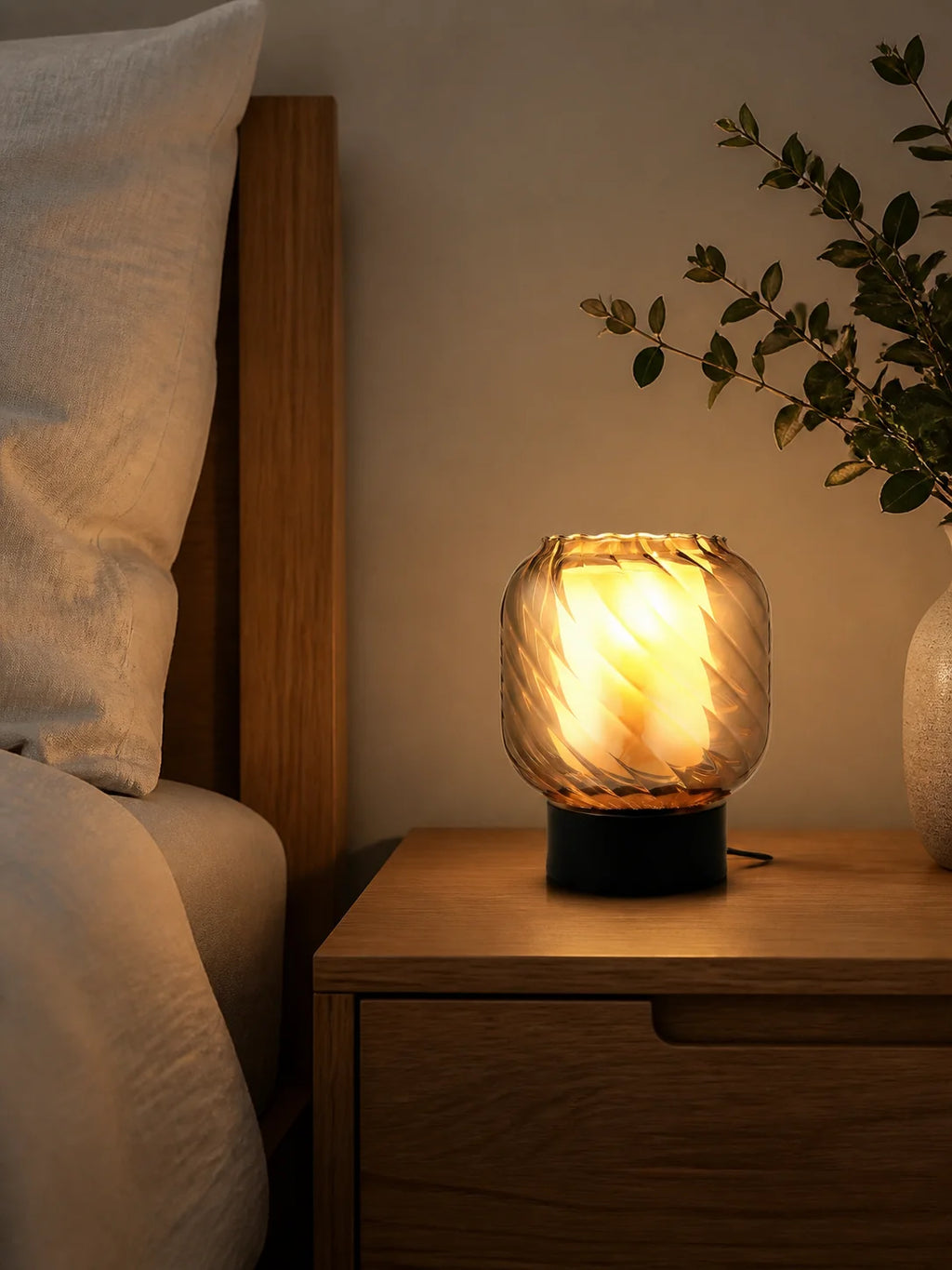 La Brume — Lampe à poser en verre fumé torsadé
