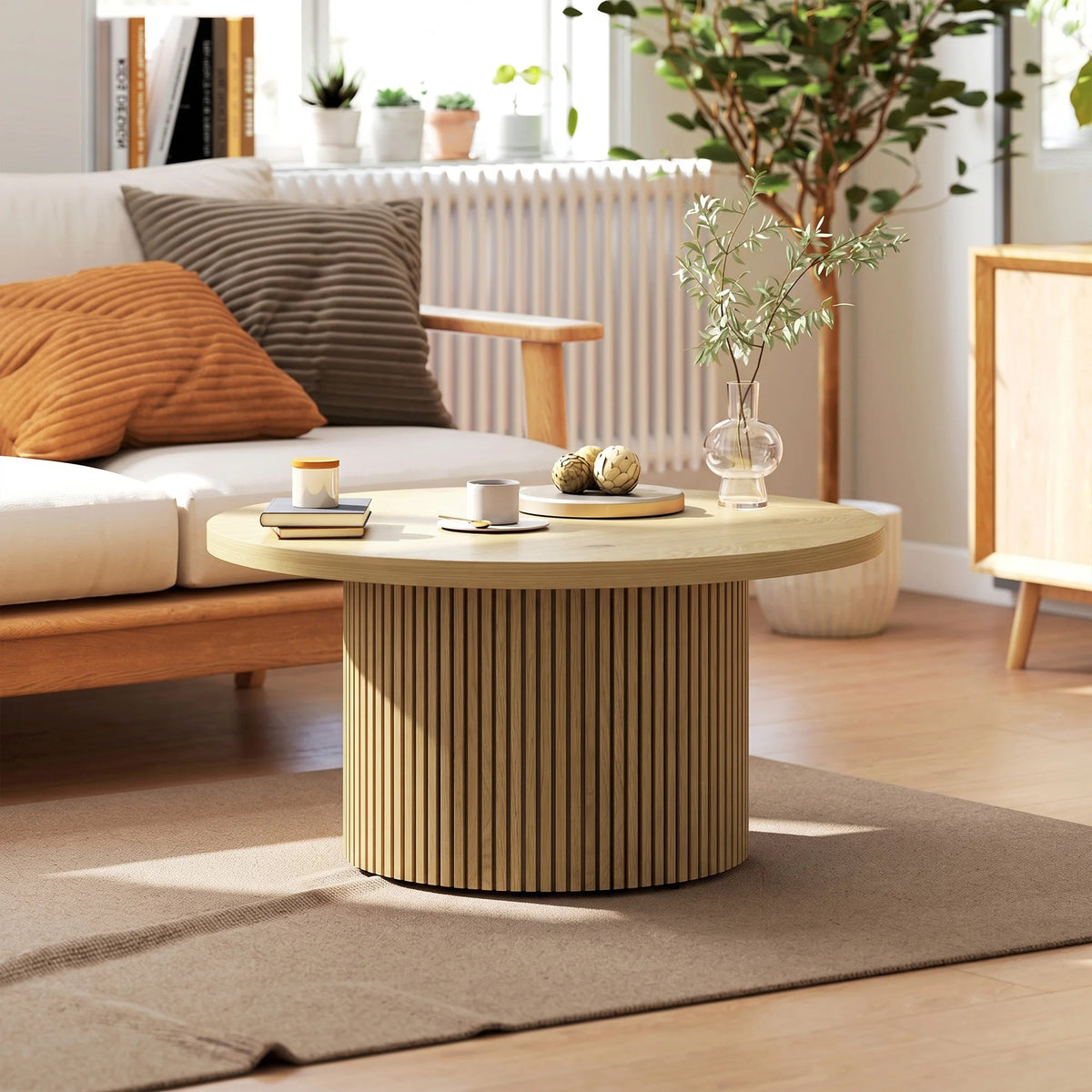Le Pétale, table basse ronde à piètement cannelé