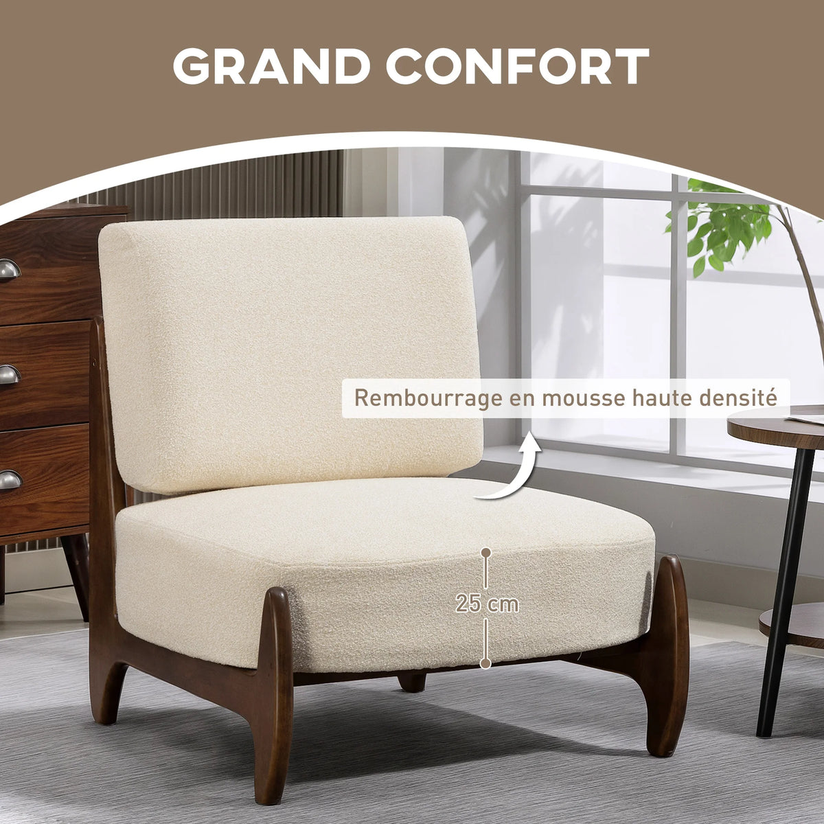 La Causeuse — Fauteuil lounge en chenille crème et bois foncé